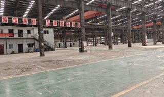 天都路与紫云路交叉口